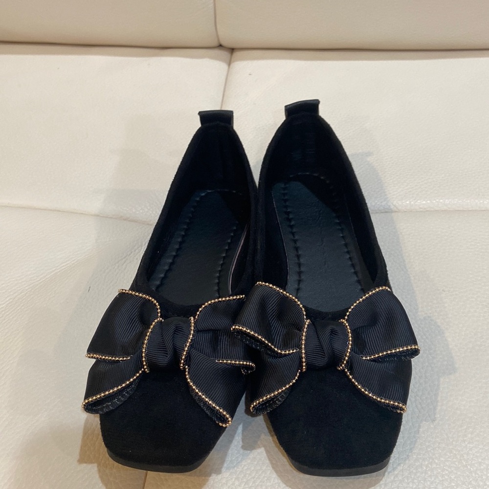 NWOB Black Flats Shoes with Gold Trimmed Bow on the Toe